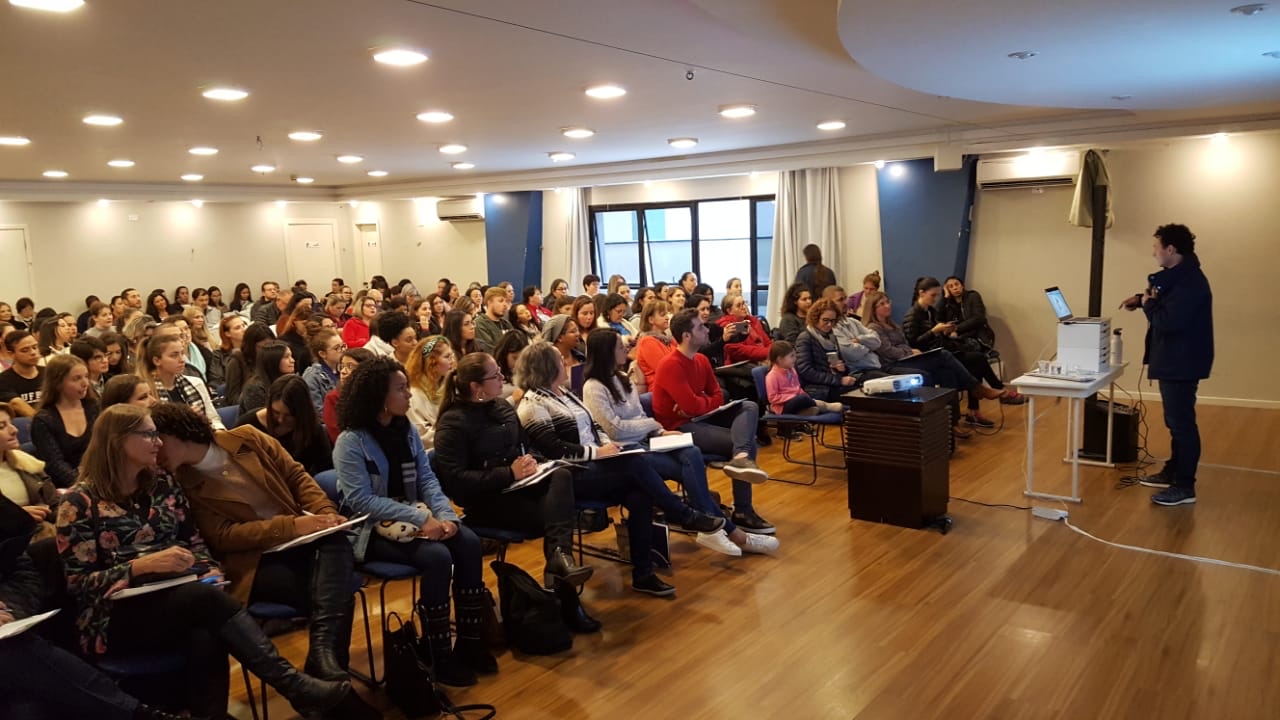 Palestras, Formações Pedagógicas & Projetos em Escolas